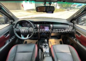 Xe Toyota Fortuner 2.4G 4x2 AT Legender 2020