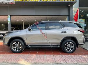 Xe Toyota Fortuner Legender 2.4L 4x2 AT 2022