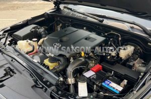 Xe Toyota Fortuner 2.4G 4x2 AT Legender 2020