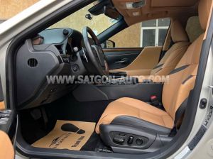 Xe Lexus ES 250 2022