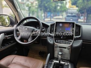 Xe Toyota Land Cruiser 4.6 V8 2020