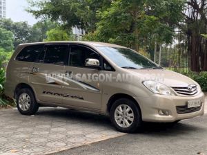 Xe Toyota Innova V 2011