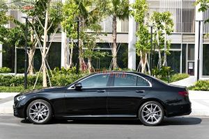 Xe Mercedes Benz E300 AMG 2021